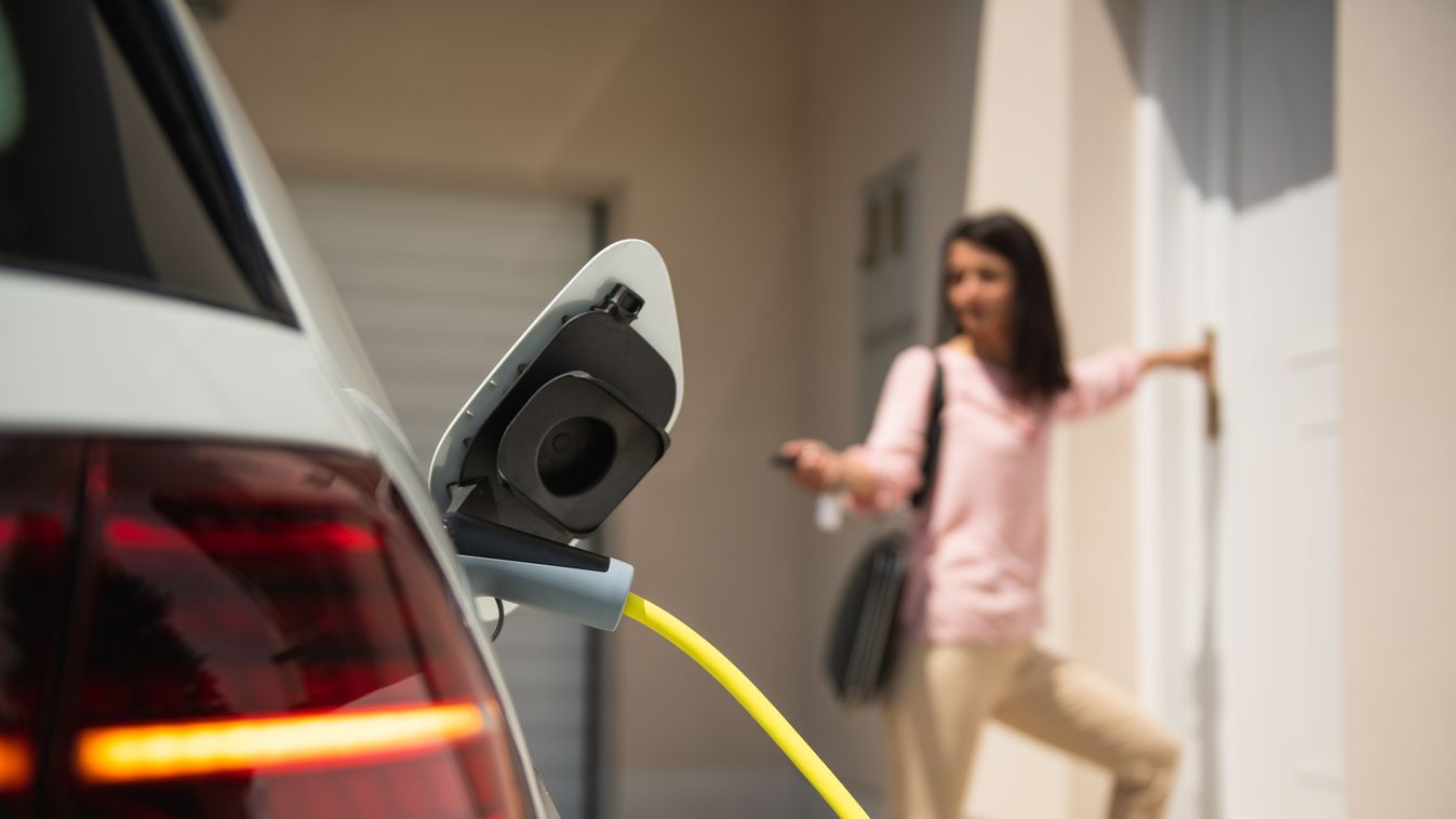 Ismét igényelhető lesz támogatás elektromos autók vásárlására