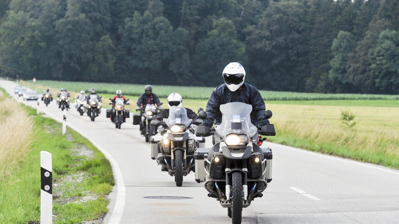 Dupla tragédia: meghalt az édesanya a motoros emléktúrán, melyet fia emlékére szervezett