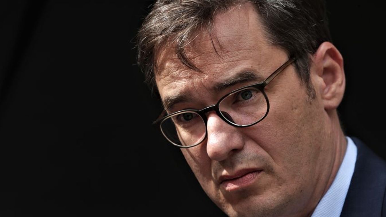 Botrányos szerződések sora jellemzi Karácsonyék munkáját