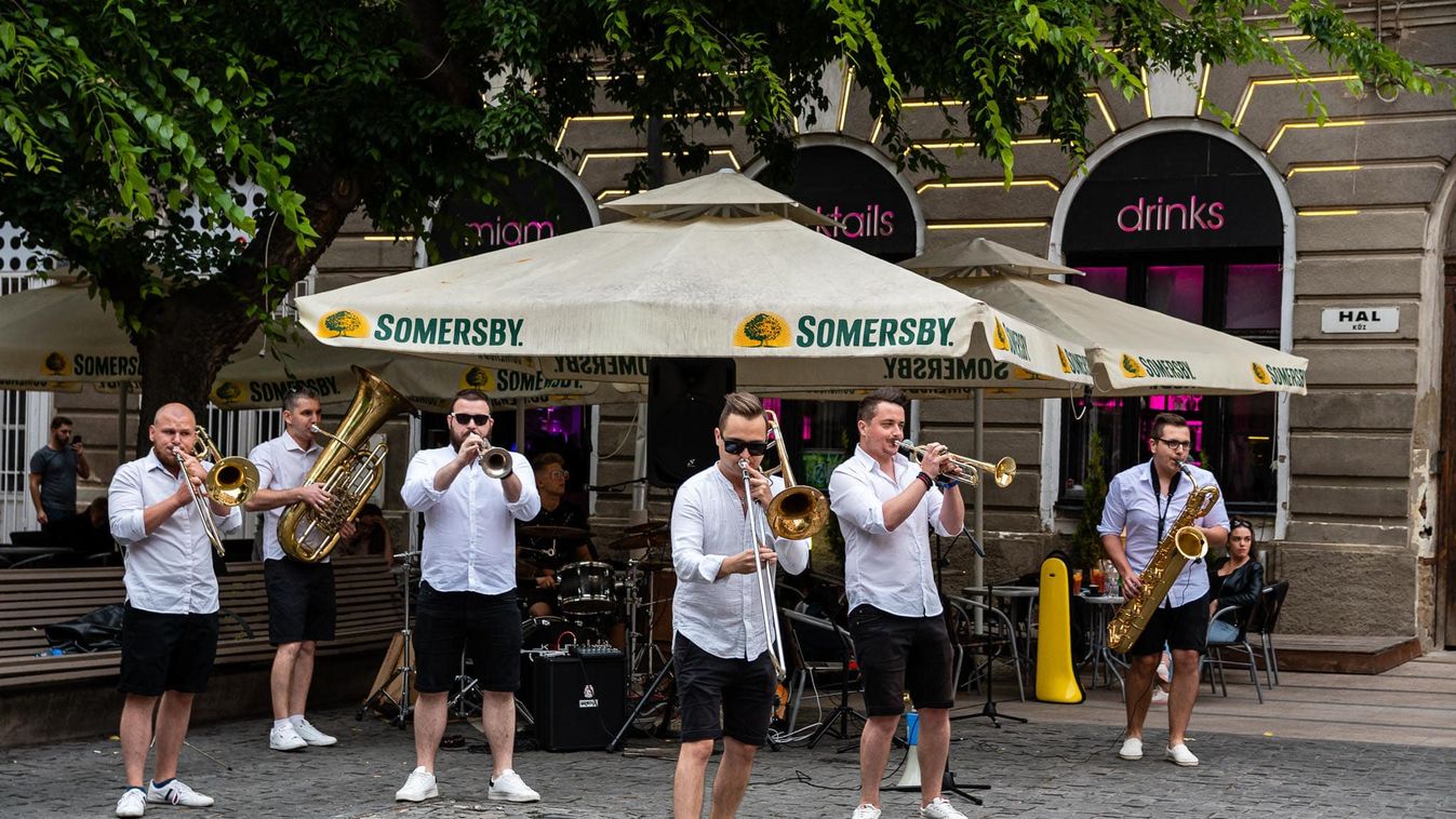 Több térzenei koncertet ad a Kelet Brass Band zenekar