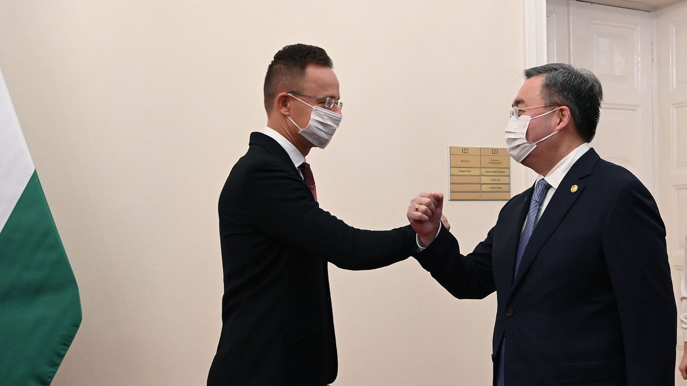 Szijjártó: Közép-Ázsiára kiemelt figyelmet fordít a kormány