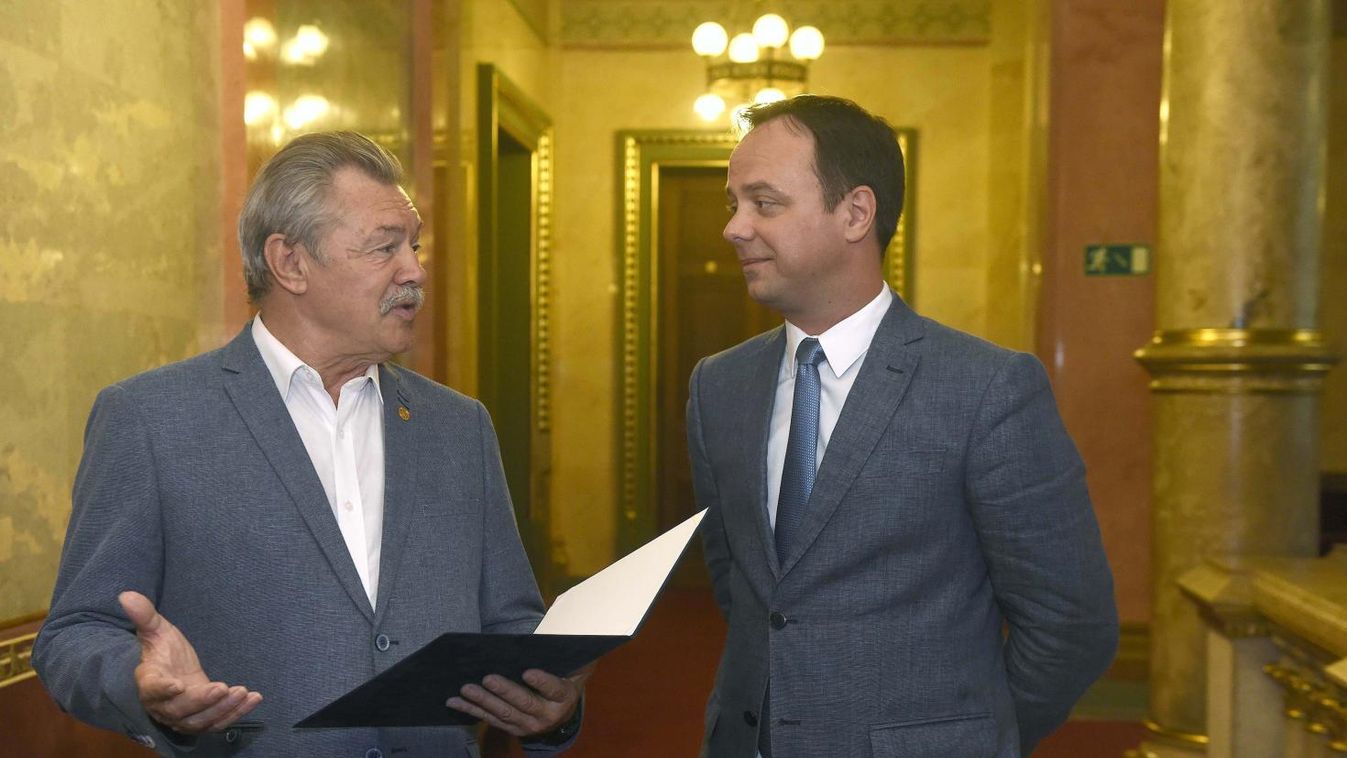 Születésnapján köszöntötték Farkas Bertalant a Parlamentben