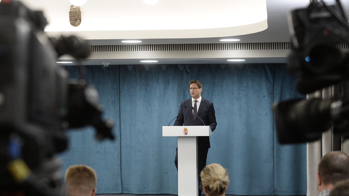 Gulyás Gergely: a cél az, hogy szeptemberben biztonságban elindulhasson a tanév (videó)