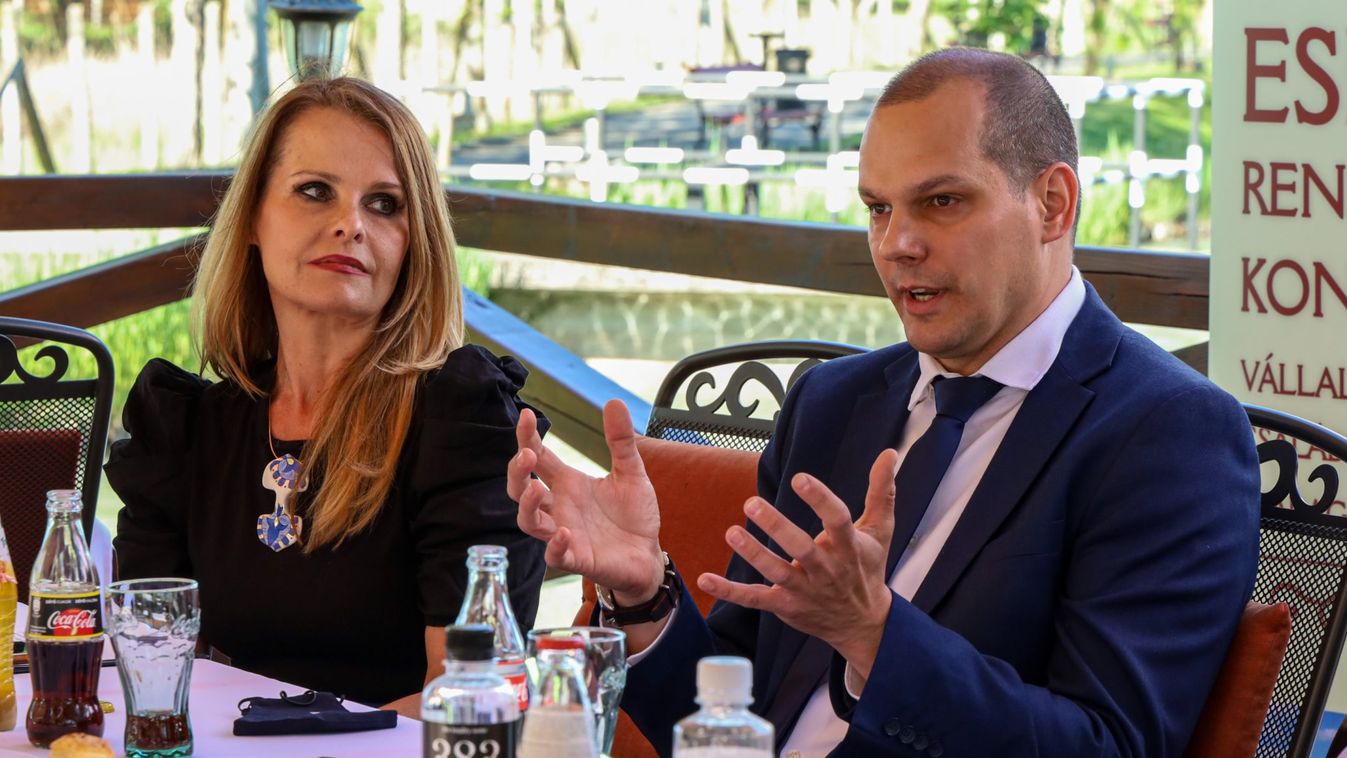 Szörnyű teher a vállukon, ólomsúly a szívükön