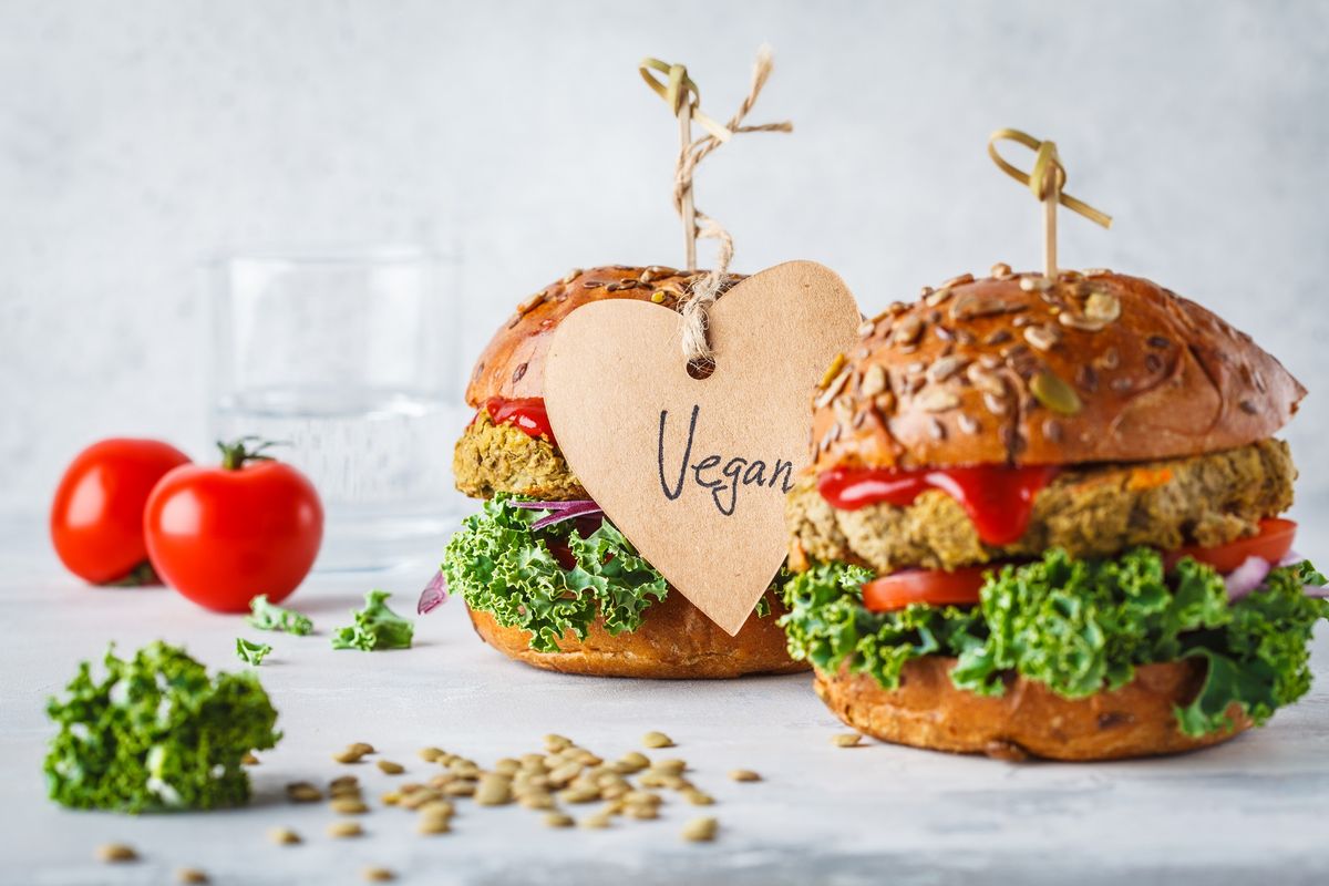 Vegan,Lentil,Burgers,With,Kale,And,Tomato,Sauce,On,A