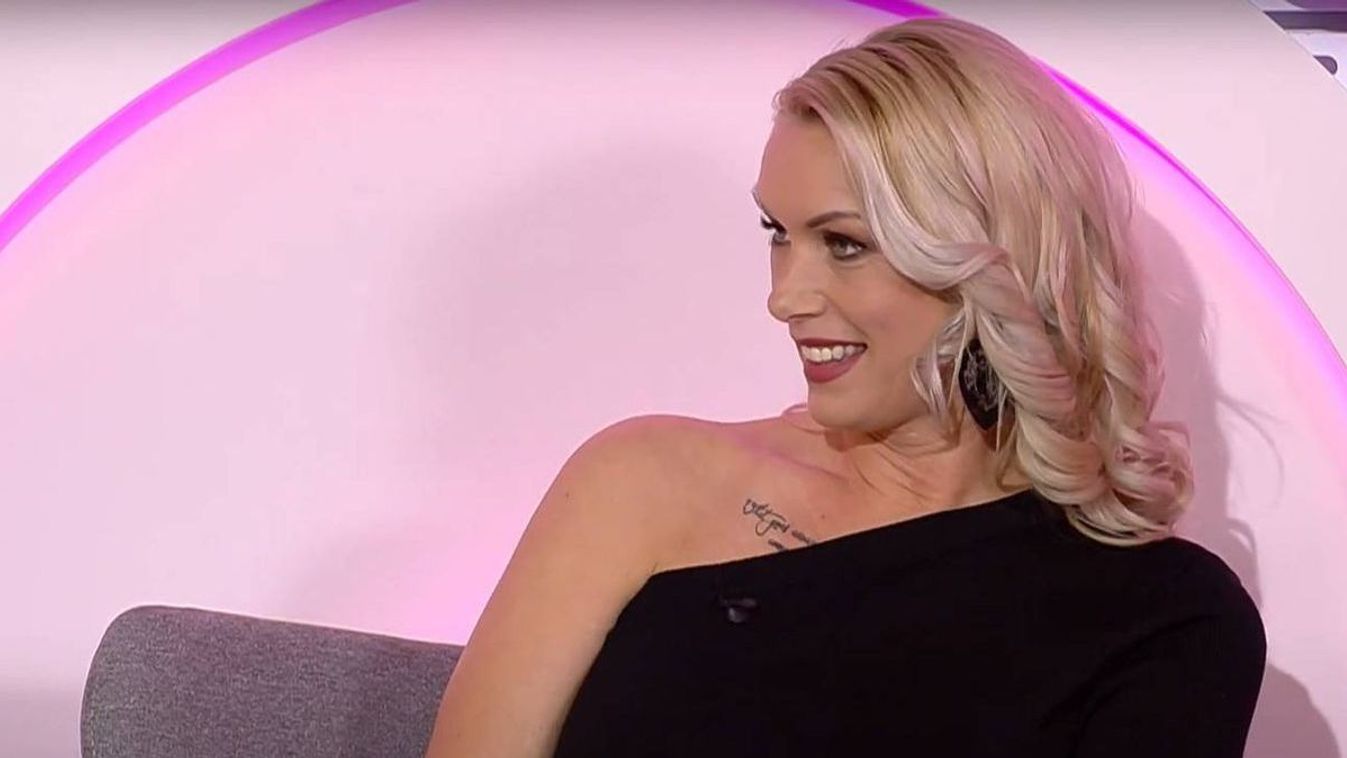 Pikáns képek, még pikánsabb részletek: végre mindent elmondott erotikus ...