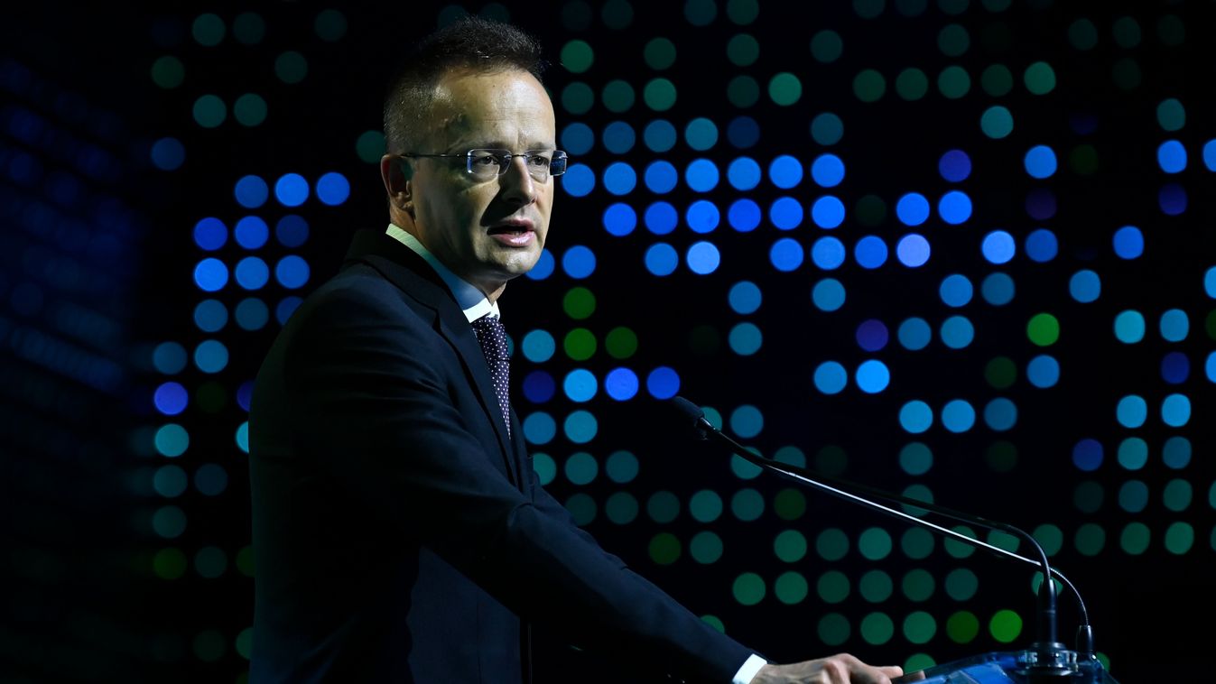 Szijjártó: magyar–román közös fejlesztési program indul az autóipari beruházásokhoz kapcsolódóan (videó)