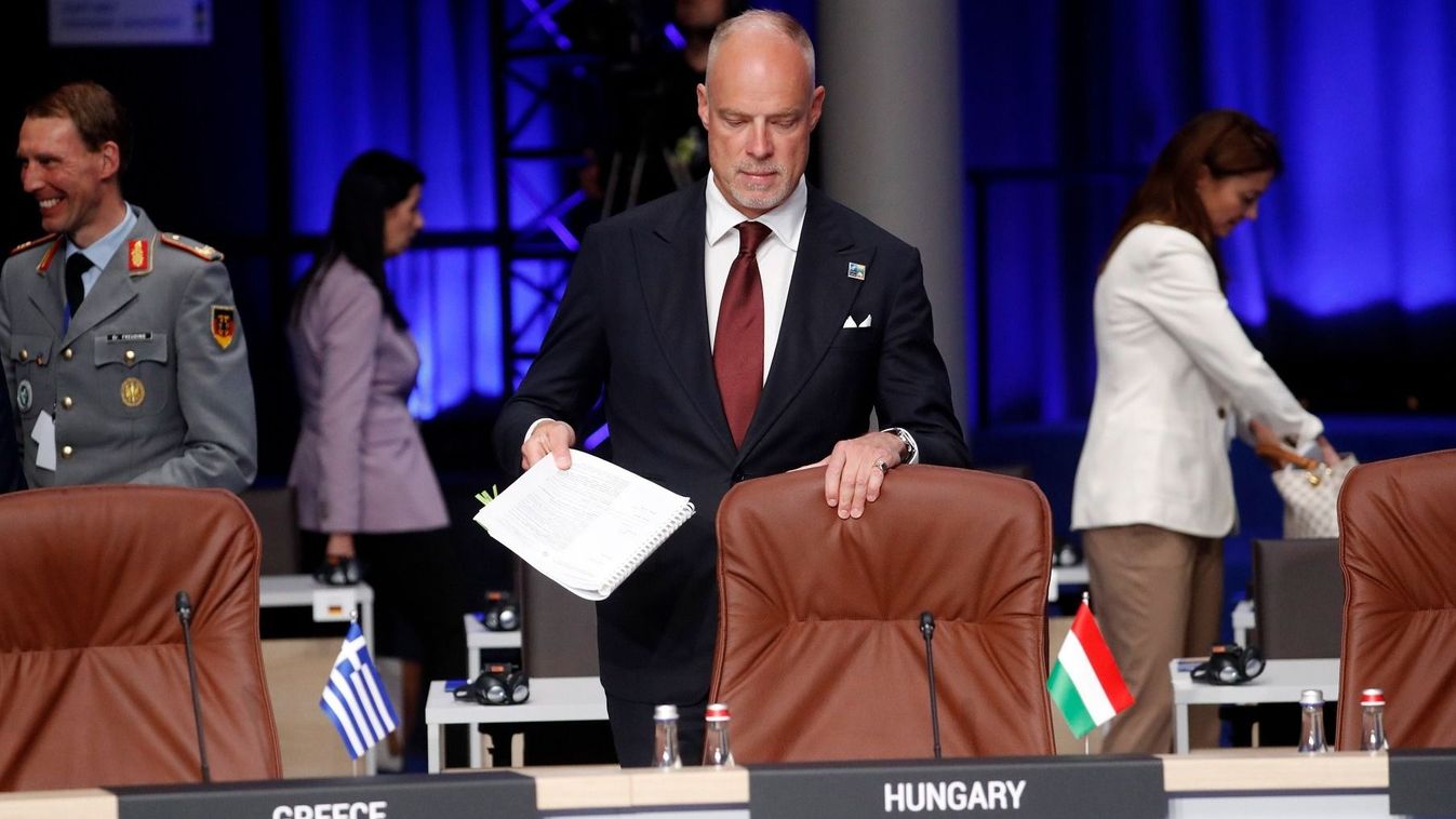 Szalay-Bobrovniczky Kristóf: Magyarország nem sodródhat bele a háborúba