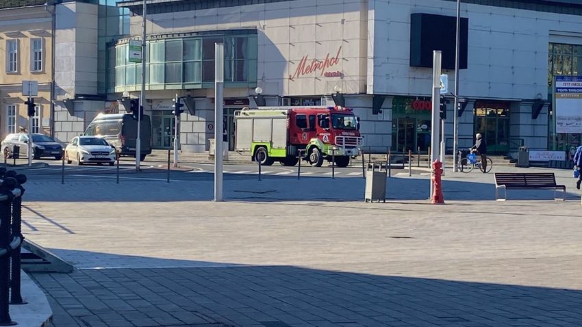 Tévesen riasztották a tűzoltókat a belvárosba