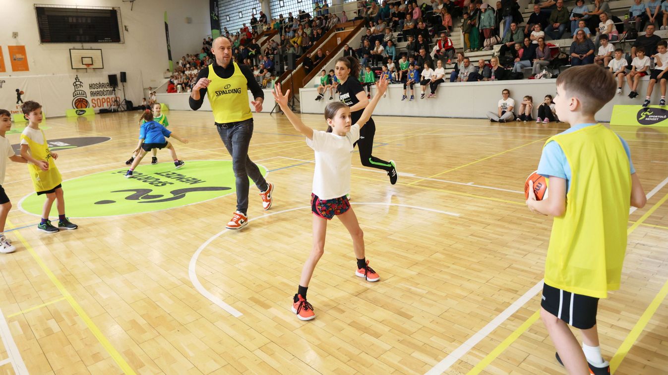 Több mint kétszáz gyermek vesz részt a Sportoló Nemzet Kosárlabda Kupán