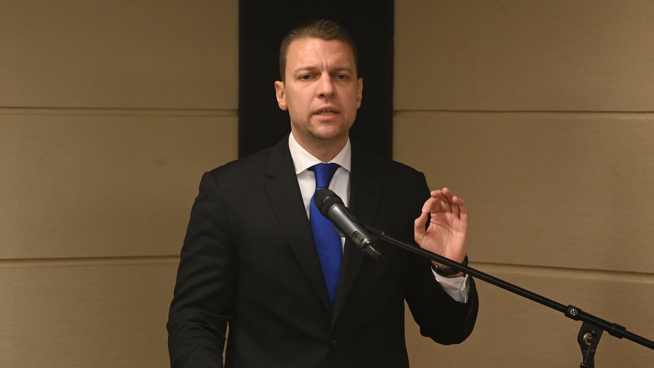 Menczer Tamás: újabb momentumos támadás Magyarország ellen