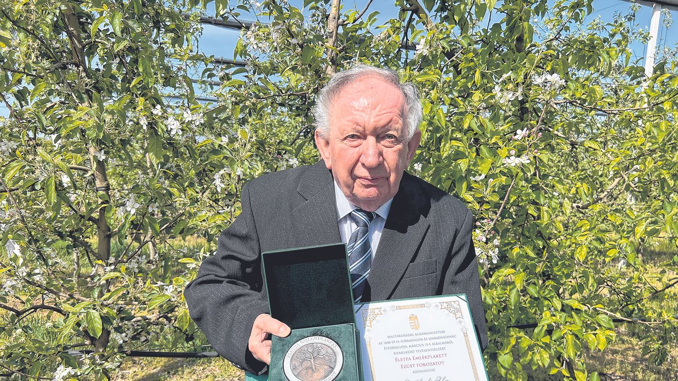 Félszáz év munka a gyümölcsfák között