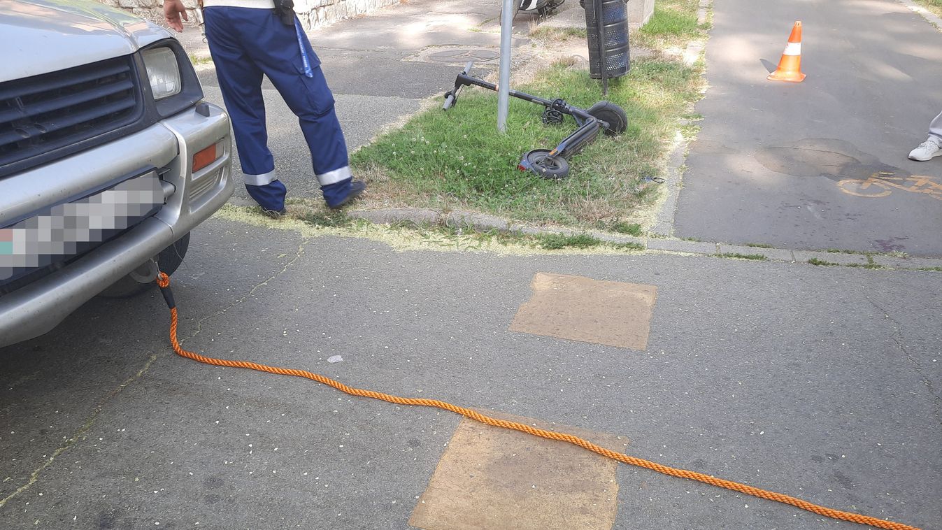 Kifeszített kötélnek ütközött egy rolleres