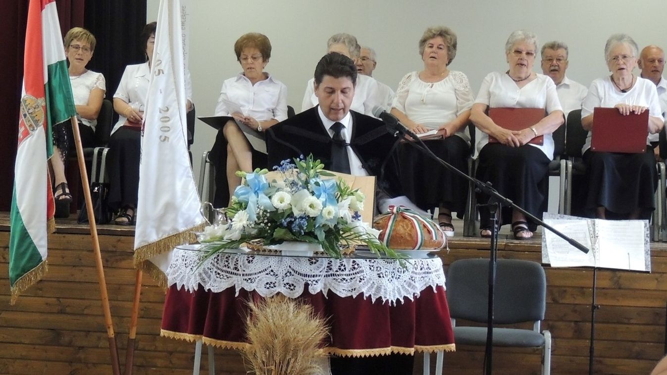 Isten fizikai és lelki kenyeret is ad