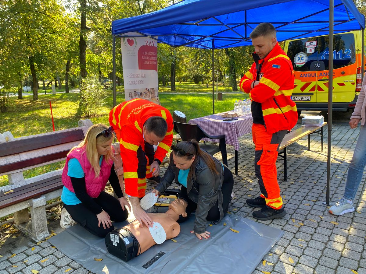 A stroke prevenciós napon újraélesztést is tanultak