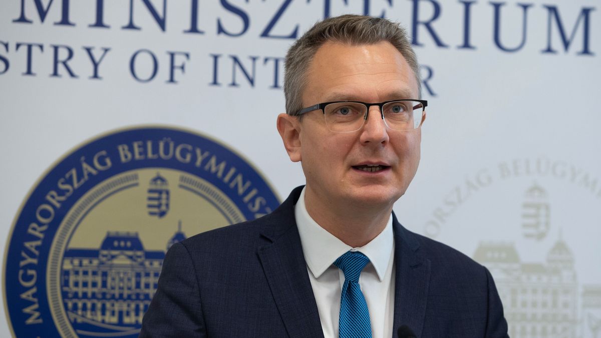 Rétvári Bence: aki jobban ismeri a múltat, az jobban lát a jövőbe