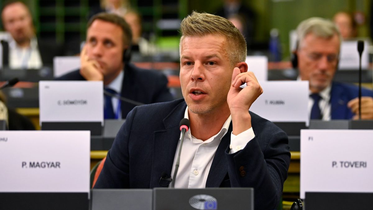 Még mindig nagy a csend a Tisza Pártnál: Magyar Péter parancsára hallgatnak az EP-képviselői