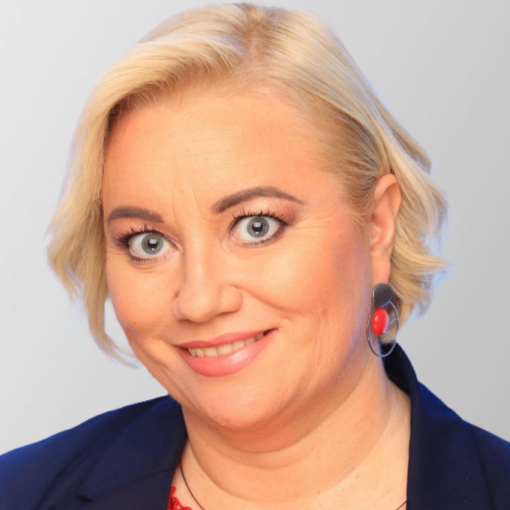 Az eladó ingatlanok szakértője: Bákány Zsoltné Edina az Otthon Centrum Nyíregyháza - Egyház utcai irodájának vezetője
