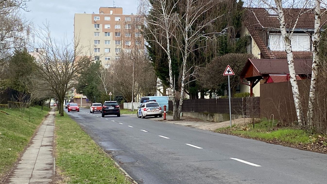 Hihetetlen, hogy senki nem tartja be ezt a KRESZ-szabályt ezen a nyíregyházi utcán, pedig durva balesetet is okozhatnak