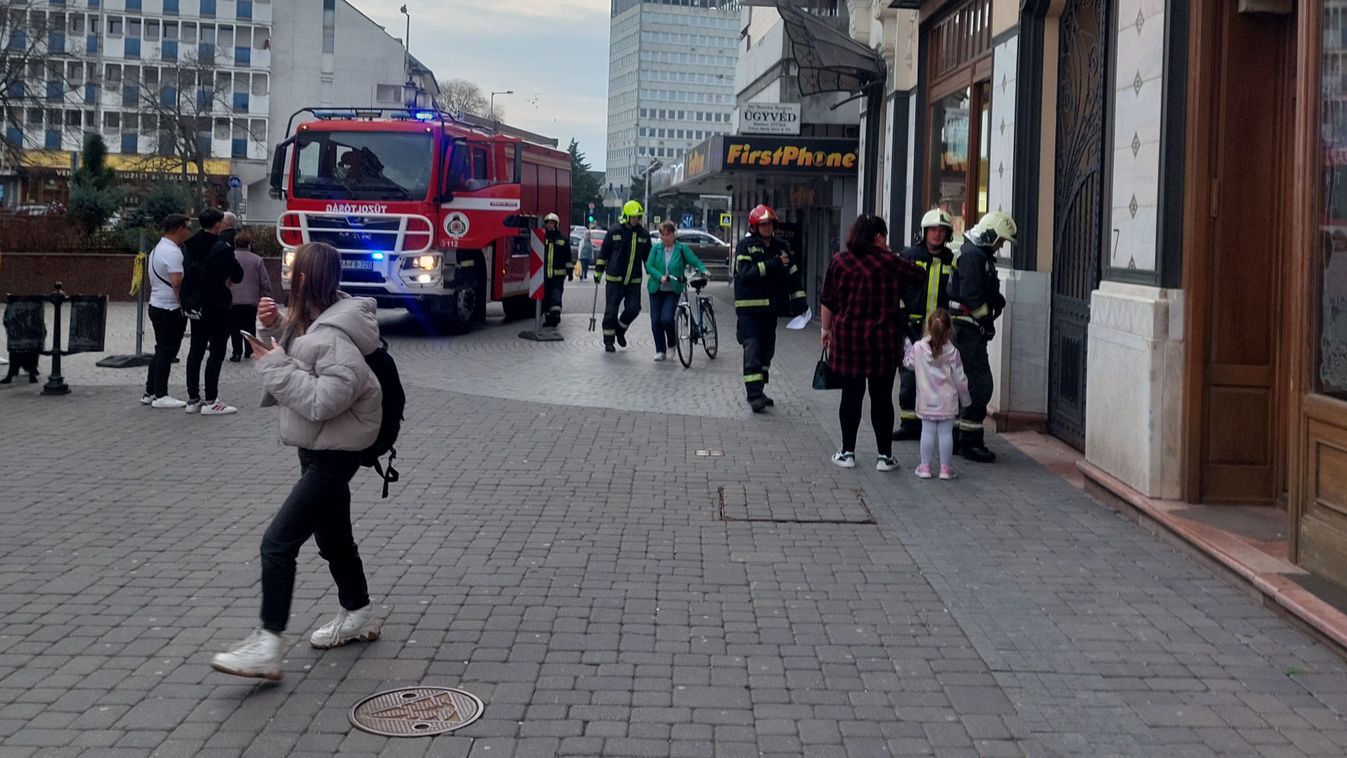 Nyíregyházán a belvárosba vonultak ki a rendőrök és a tűzoltók, vajon mi történt? (videó)