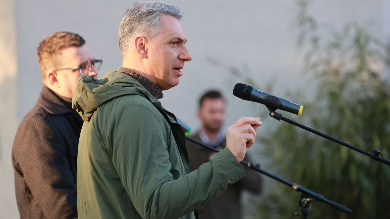 Lázár János a kisvárdai térfórumon egy olyan jövőről beszélt, amelyben a jólét és a normalitás a meghatározó