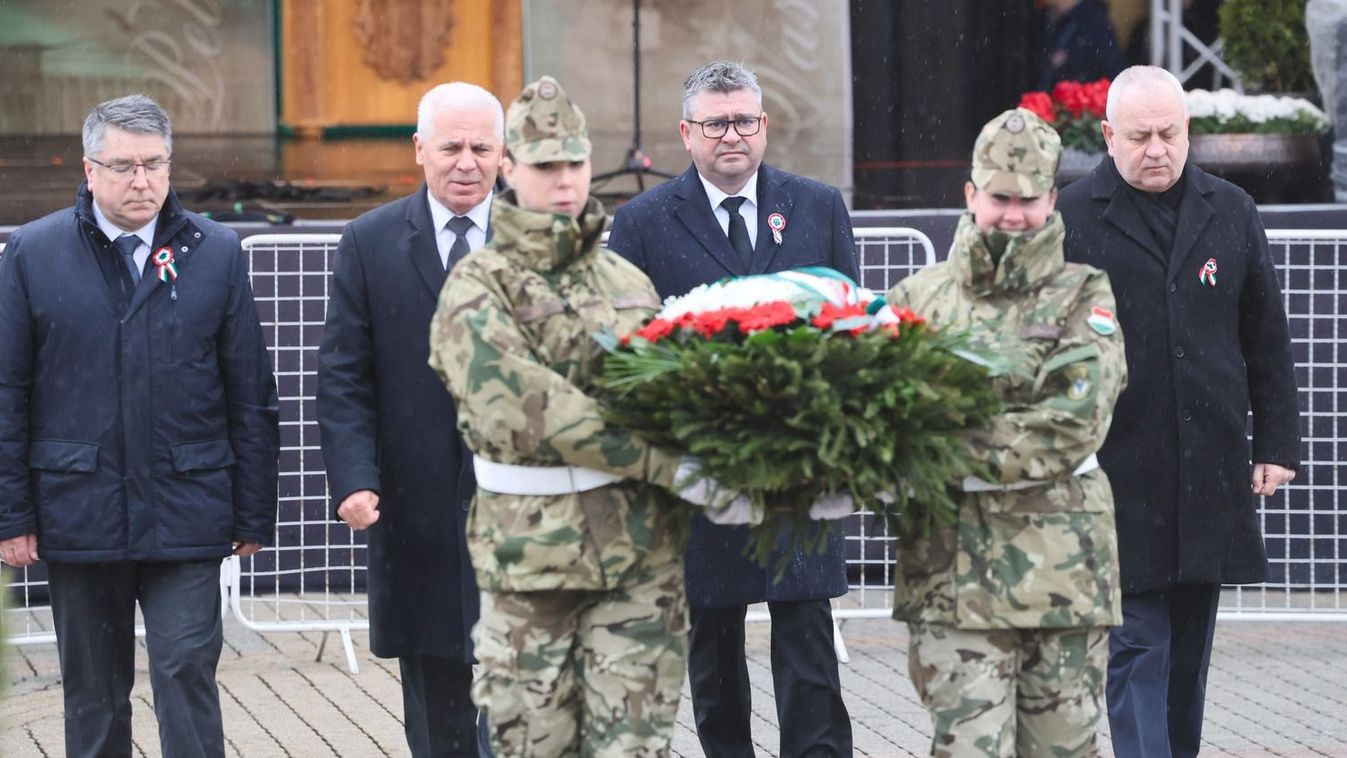 Az eső sem moshatta el a nyíregyházi megemlékezést: így ünnepeltek a megyeszékhelyen (galériával, videókkal)