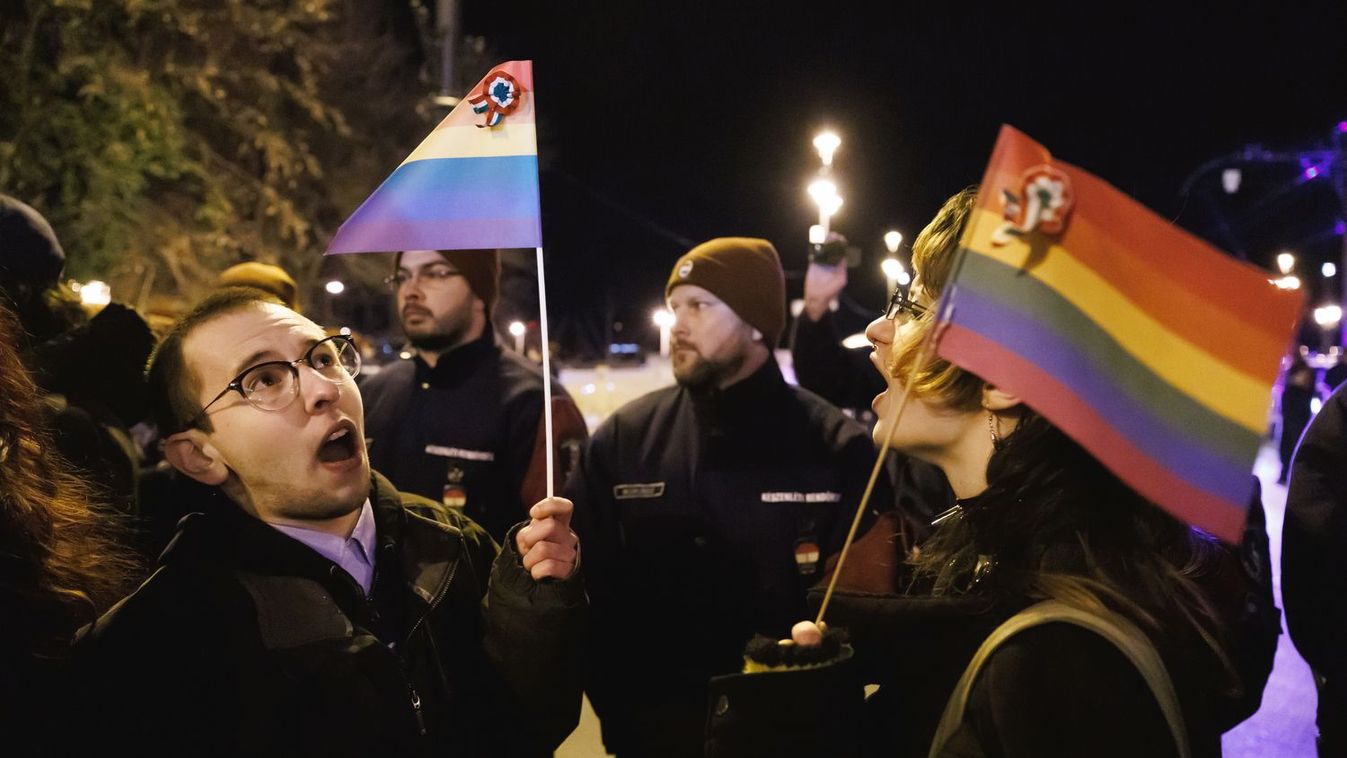 Pride-párti tüntetés: az alkotmányjogász megszólalt a hídfoglalás jogszerűségéről