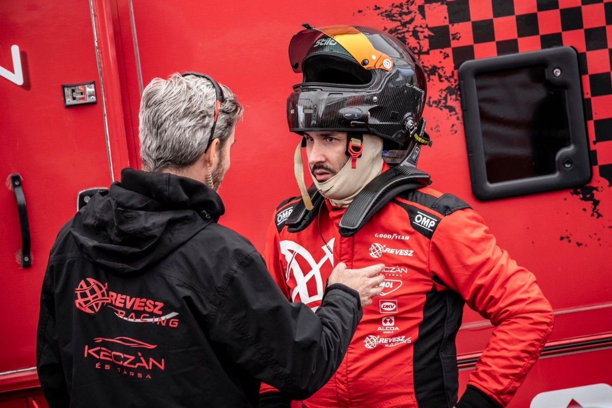 Révész Racing versenygépe