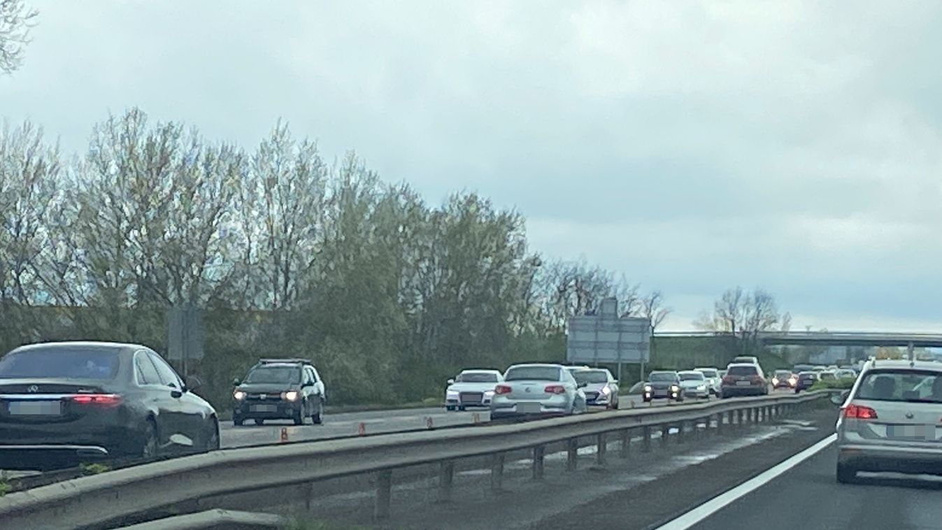 Óriási a dugó! Áll az M3-as autópálya! (Videó, fotó)