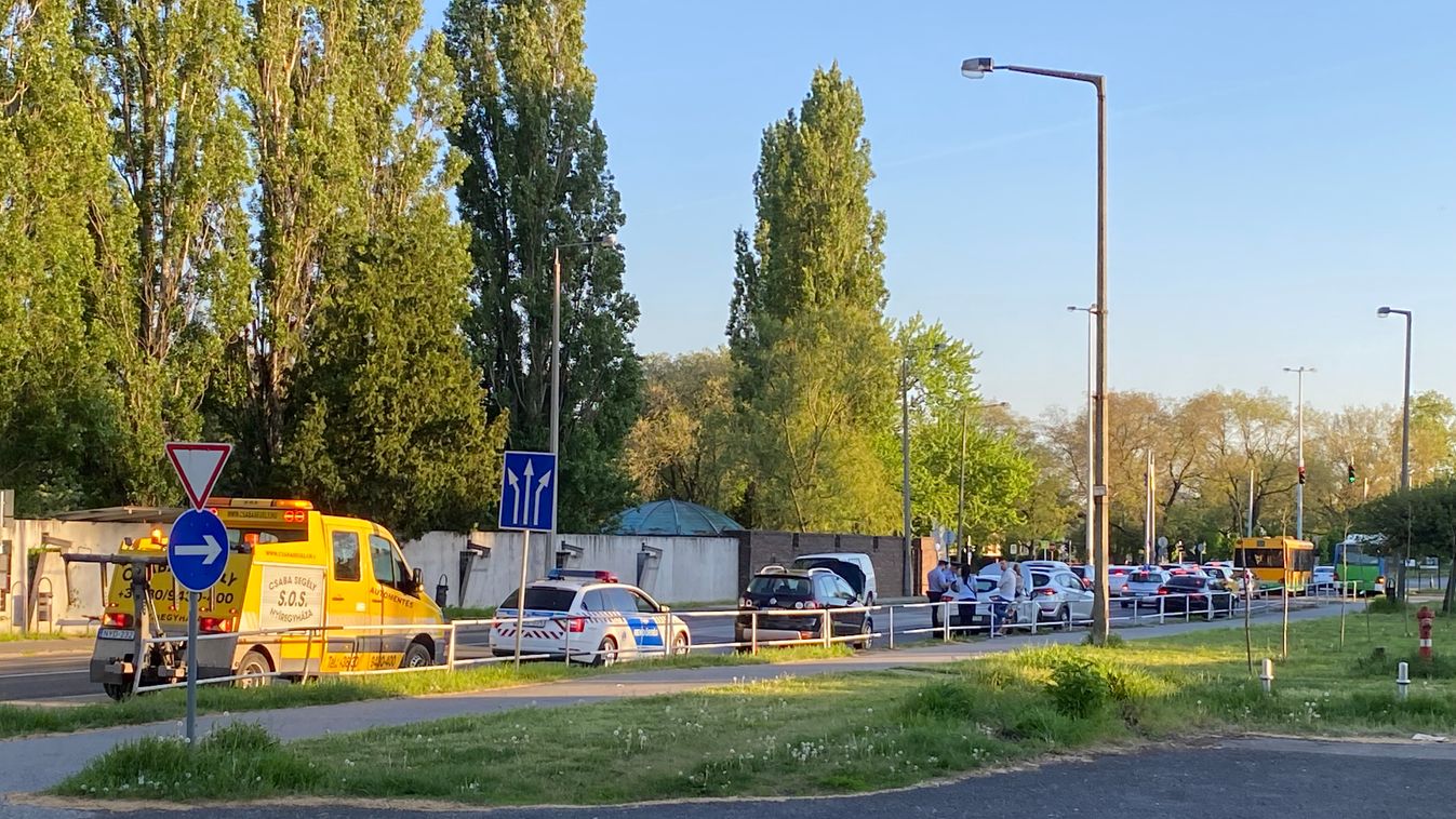 Durva baleset akadályozza a forgalmat Nyíregyházán!