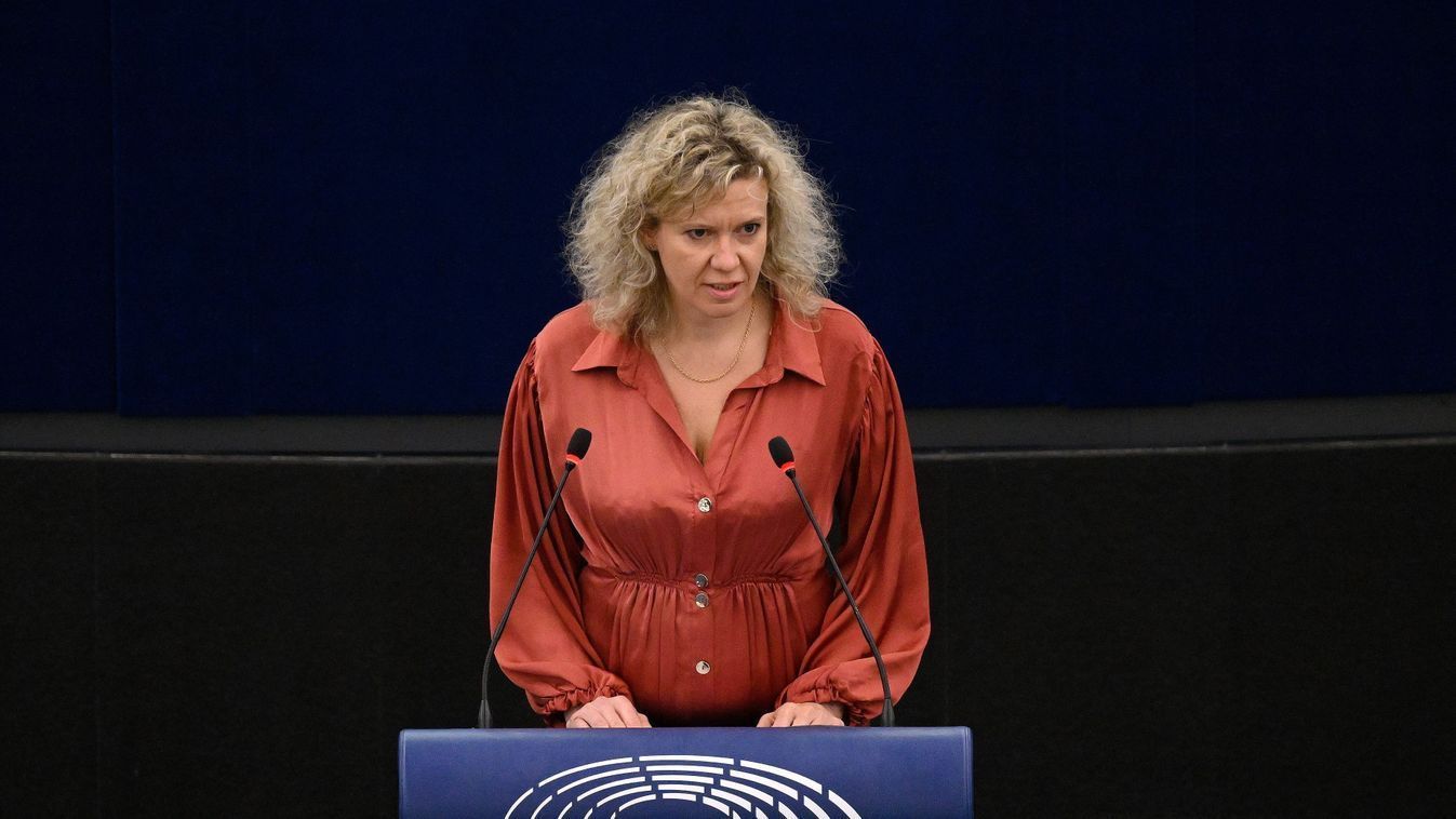 Egészségügyi fejlesztések maradnak el Brüsszel és a Tisza Párt összekacsintása miatt