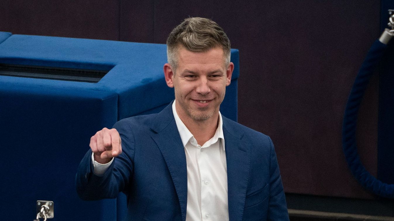 Magyar Péter azért ködösít, mert jól tudja, ukránpárti nézetei nem népszerűek itthon