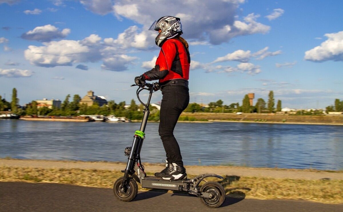 A segédmotoros kerékpárok fele nem is közlekedhetne közúton