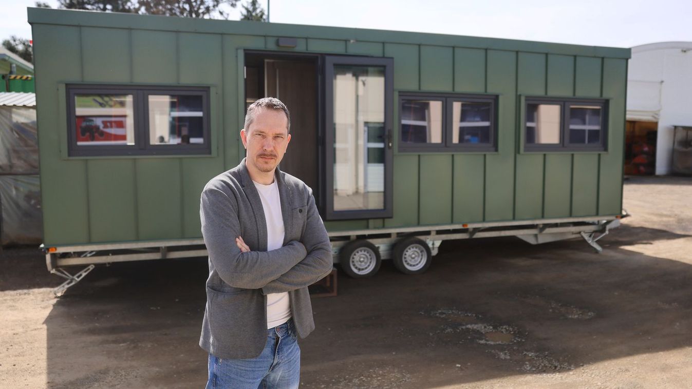 Egy utánfutónyi guruló otthon: tinyhouse már Nyíregyházán is (fotókkal és videóval)