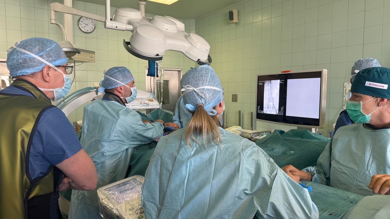 Történelmi tettet hajtottak végre az orvosok a nyíregyházi kórház érsebészetén