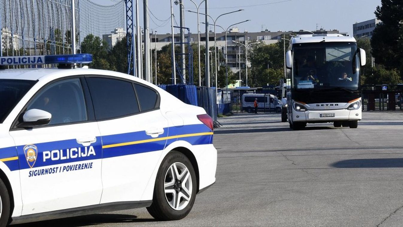 Két ember meghalt, sokan megsérültek egy buszbalesetben