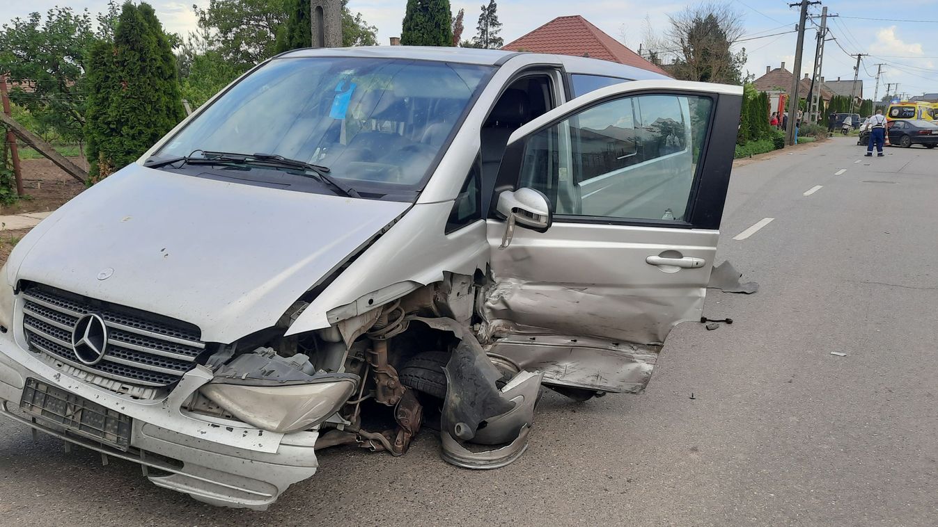 Gyerekek is megsérültek a súlyos balesetben