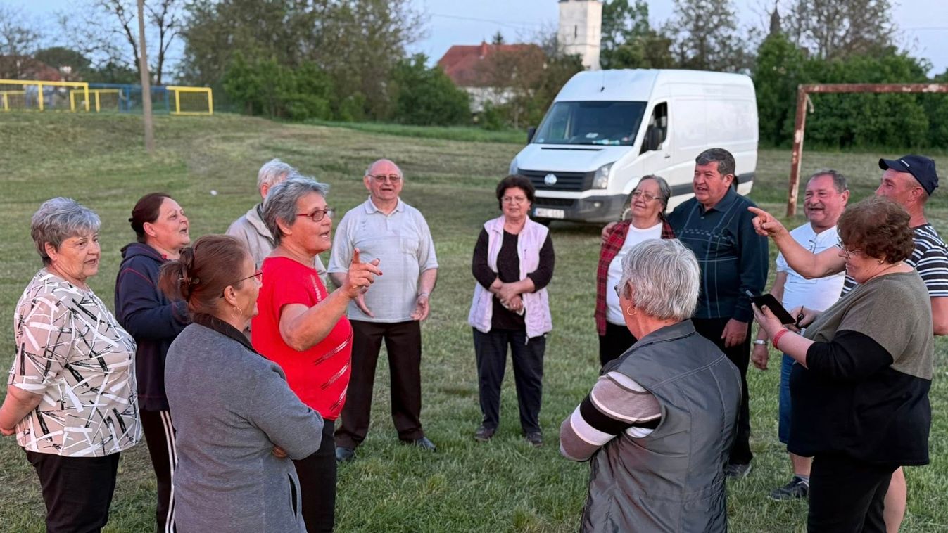 Magasra csaptak a lángok Szakolyban (fotókkal)