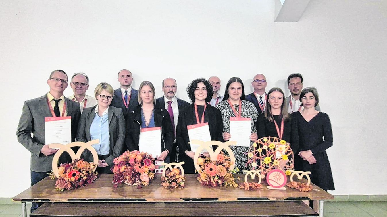 Díjeső áztatta a nyíregyházi egyetemistákat