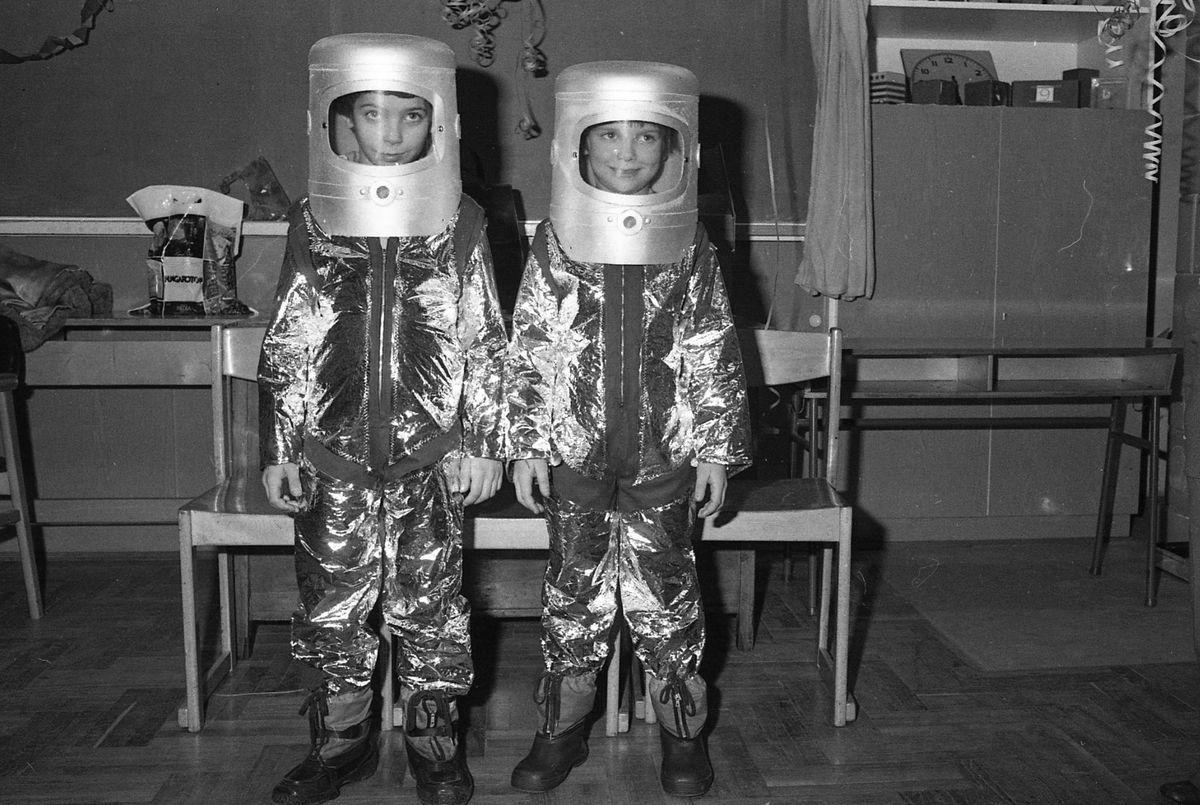 1962-ben gyerekek öltöztek űrhajósnak - retró fotók a hazai űrutazás hőskorszakából