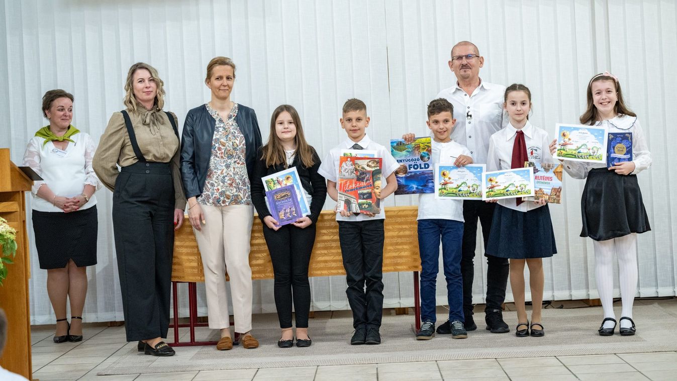 Szárnyaltak a versmondó diákok a Szent Imre Katolikus iskolában