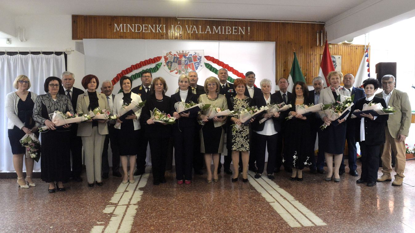 Mutatjuk, kik kaptak rangos díjakat és kitüntetéseket a vármegye napján