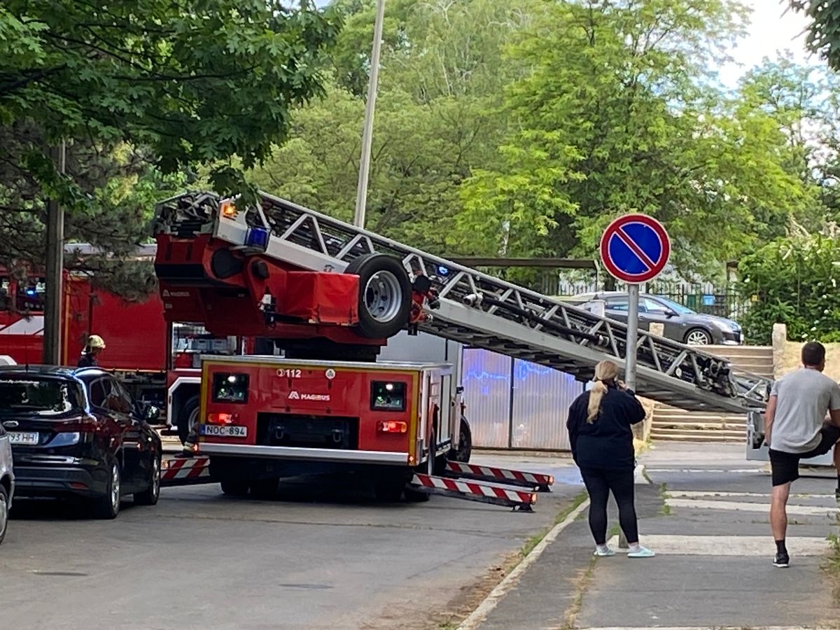 tűzoltók, Május 1. tér, Nyíregyháza, tűz, katasztrófavédelem