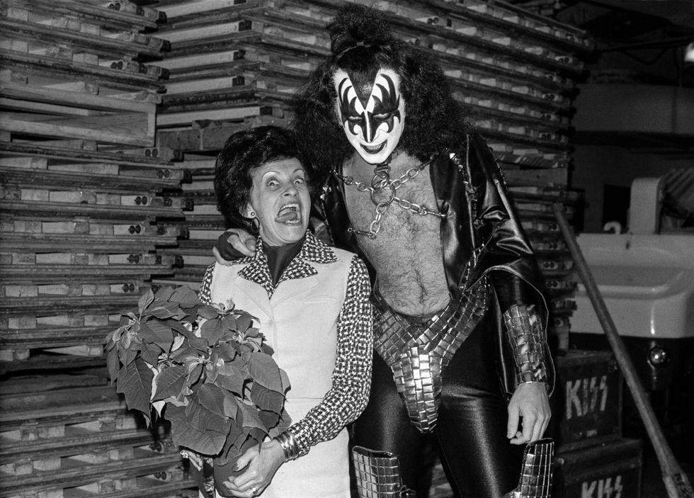 Gene Simmons és édesanyja