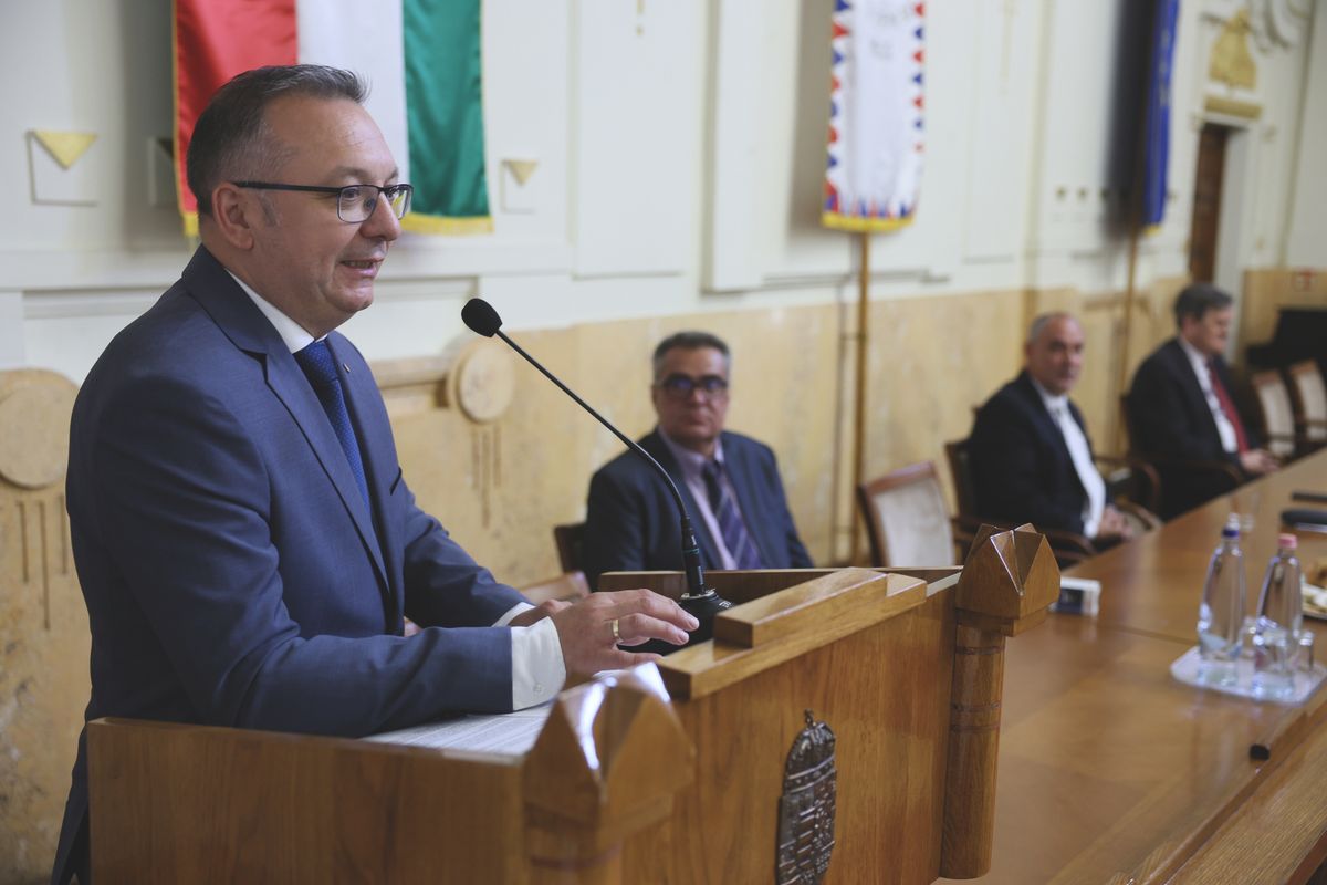 köztisztviselők, kormánytisztviselők, Szabolcs-Szatmár-Bereg, elismerés, Köz szolgálatáért díj