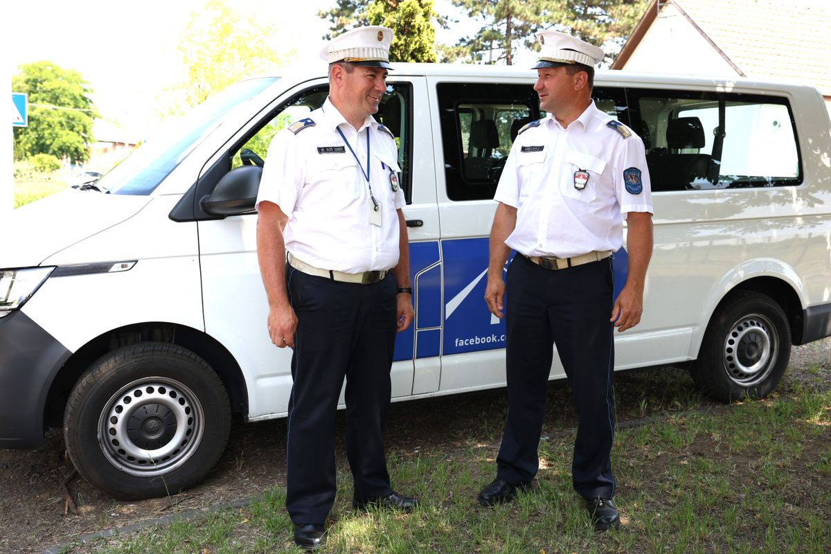 gyorshajtók, Vég-sebesség, rendőr, traffipax, VÉDA-kapu