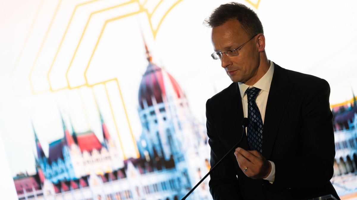 Szijjártó: új energiaforrásokat kell bevonni, nem a meglévőket lecserélni (videó)