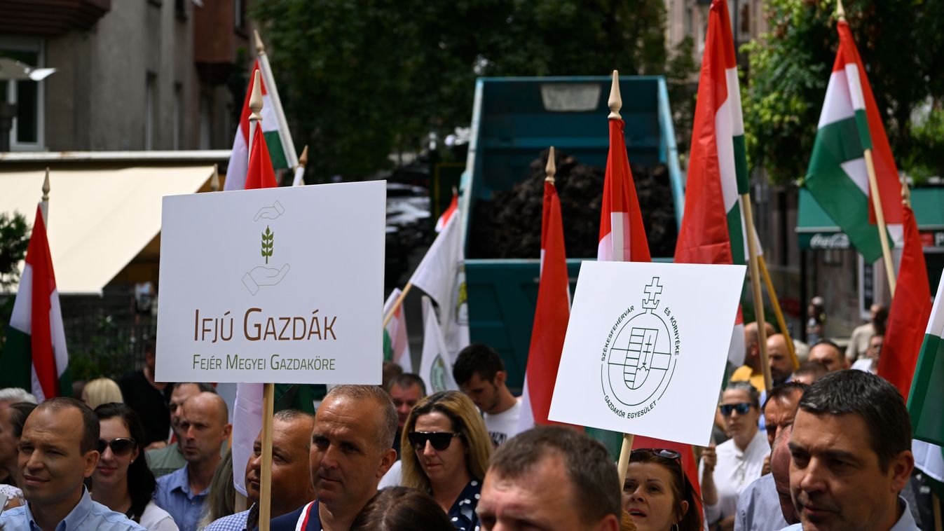 A brüsszeli agrárpolitika ellen tüntettek a gazdák Budapesten (videó)