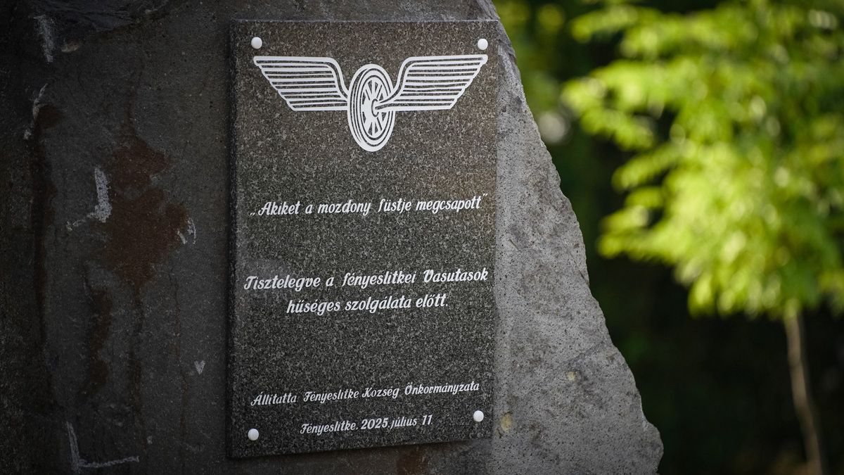 vasutas, emlékkövet, avattak,