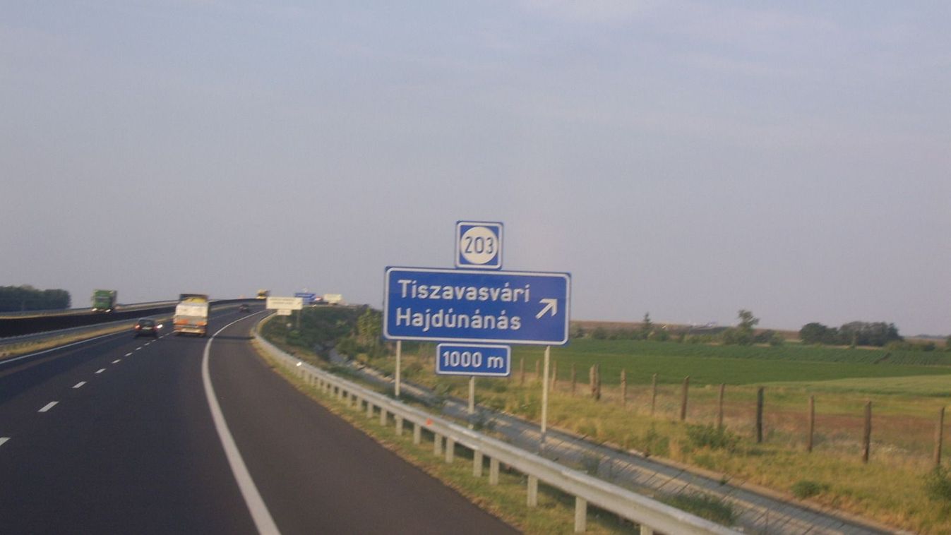 M3: Tiszavasvárinál akadály nehezíti a közlekedést